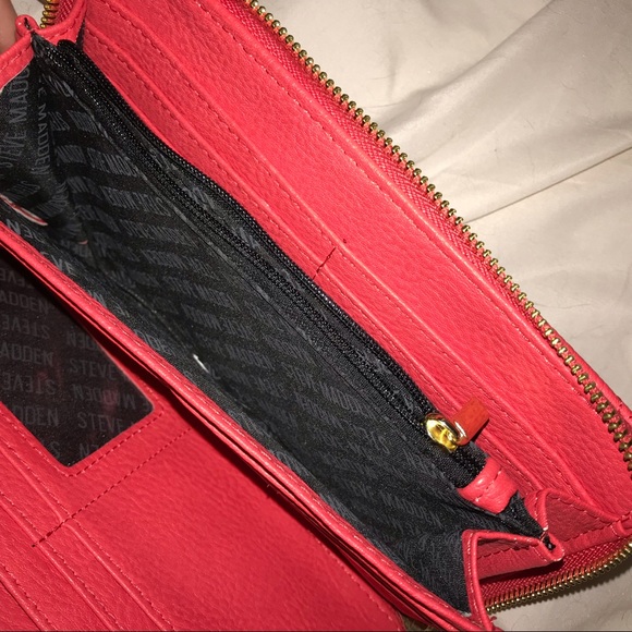 steve madden wristlet/wallet!! - Picture 3 of 3